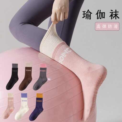One piece dropshipping women's boneless Pilates non-slip socks athletic socks long socks fitness fall/winter socks for running yoga socks